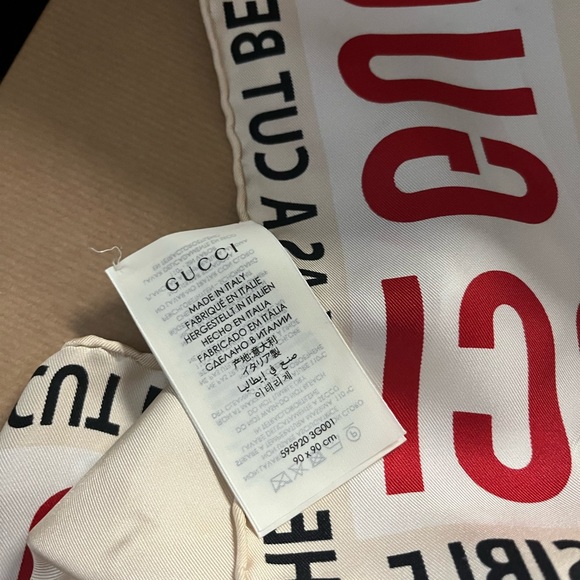 Gucci scarf like brand new silk - Picture 4 of 8